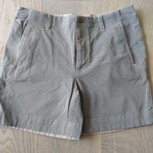 Sahalie Zip Dry Shorts Size 6. Gray green khaki color.